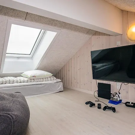 5 Star In Idestrup Bøtø By